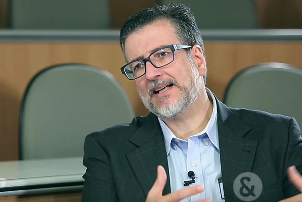 Falta de liderança política pode agravar crise no Brasil, diz Carlos Melo Falta de liderança política pode agravar crise no Brasil, diz Carlos Melo
